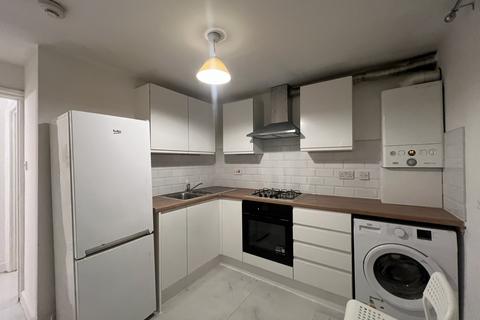 2 bedroom flat to rent, Amersham Road, SE14