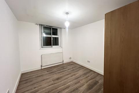 2 bedroom flat to rent, Amersham Road, SE14