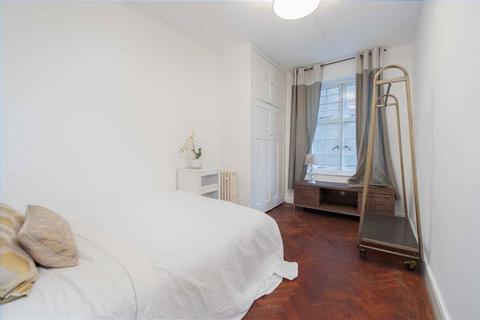 2 bedroom flat to rent, Porchester Gardens, London W2
