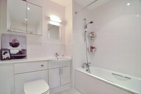 2 bedroom flat to rent, Explorers Court, Virginia Quay, 5 Newport Avenue, Canary Wharf, London, E14