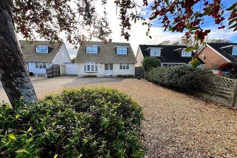 undefined, Haven Gardens, New Milton, Hampshire. BH25 6HF