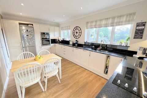 undefined, Haven Gardens, New Milton, Hampshire. BH25 6HF