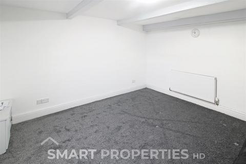 2 bedroom terraced house to rent, Blackmoorfoot Road, Huddersfield HD4