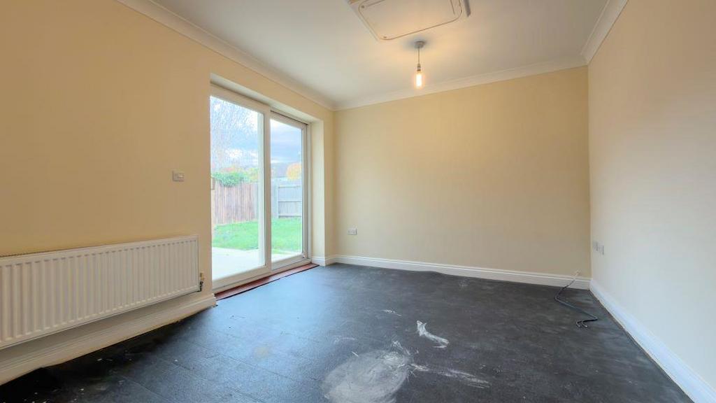 6 Bancroft Lane Soham 2.jpg