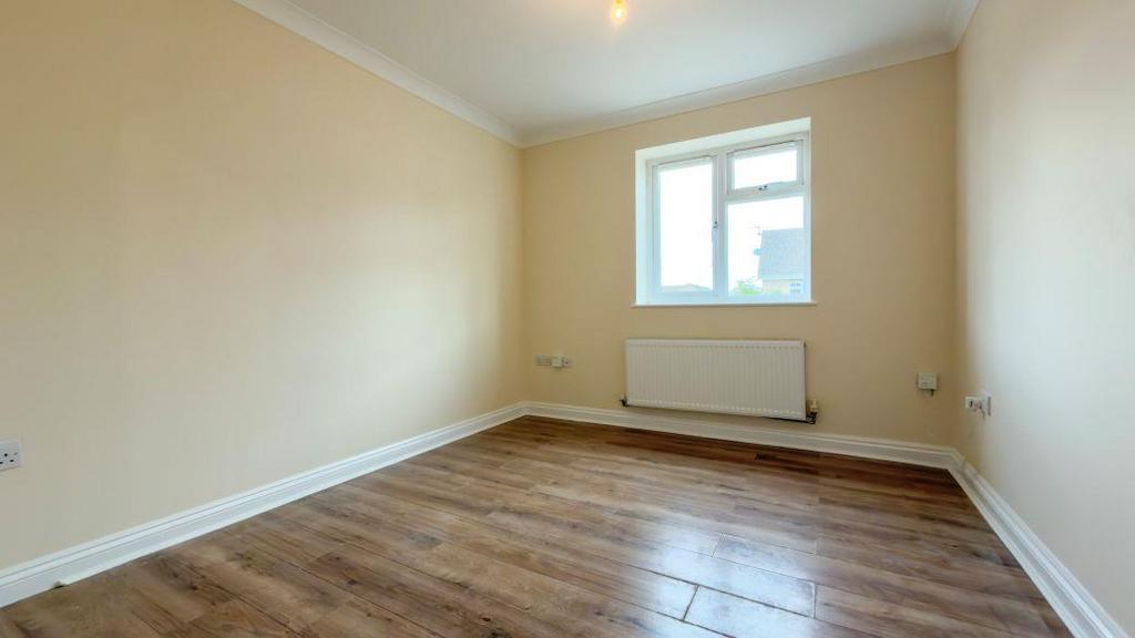 6 Bancroft Lane Soham.jpg