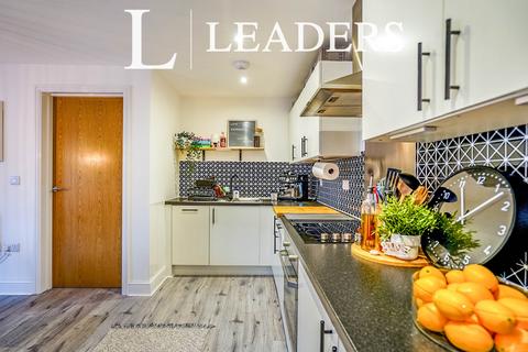 undefined, Cypress Road, Luton, Bedfordshire, LU1