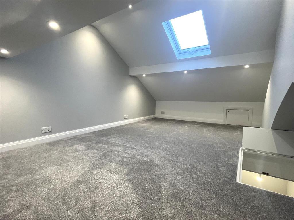 Loft Area.jpg