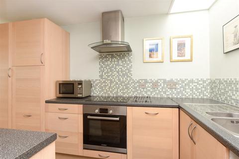 2 bedroom flat for sale, Bancroft Court, Reigate RH2
