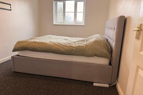 undefined, Larkspur Gardens, Luton LU4