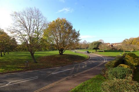 2 bedroom apartment for sale, Lavenham Court, Peterborough
