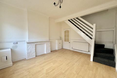 3 bedroom terraced house to rent, Willingham Street, Grimsby DN32