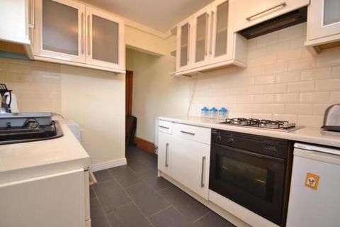 4 bedroom terraced house to rent, Methley Drive, Leeds LS7