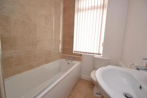 4 bedroom terraced house to rent, Methley Drive, Leeds LS7