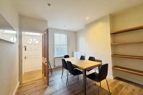 2 bedroom terraced house to rent, Vicker Grove, West Didsbury, Manchester, M20