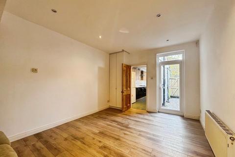 2 bedroom terraced house to rent, Vicker Grove, West Didsbury, Manchester, M20