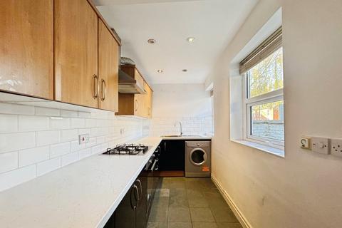 2 bedroom terraced house to rent, Vicker Grove, West Didsbury, Manchester, M20