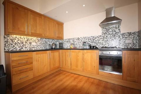 2 bedroom flat to rent, Albion Road, Edinburgh, EH7