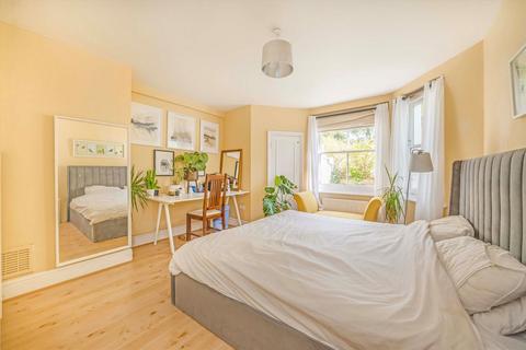 undefined, Cambridge Park, East Twickenham TW1