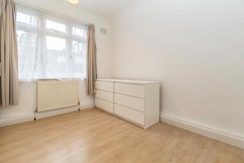 undefined, Queens Road, Teddington TW11