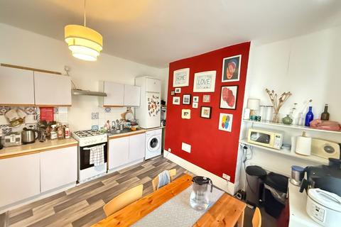 3 bedroom flat to rent, London N19