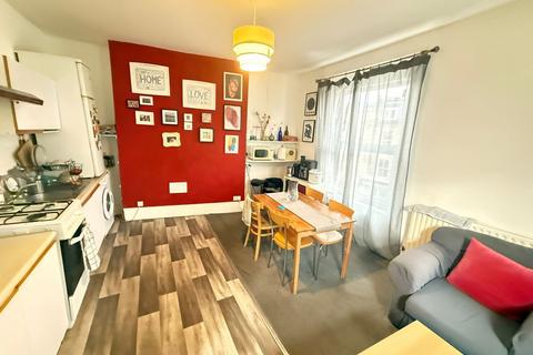 3 bedroom flat to rent, London N19