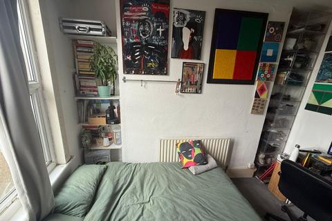 3 bedroom flat to rent, London N19