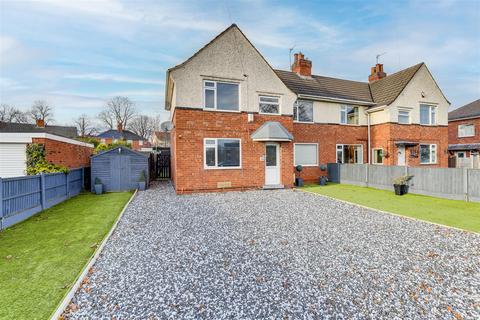 3 bedroom semi-detached house for sale, Watnall Road, Hucknall NG15