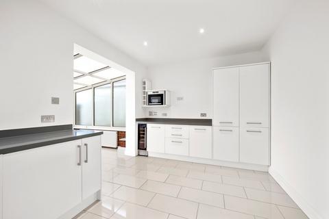 3 bedroom terraced house for sale, Hersham Road, Hersham, KT12