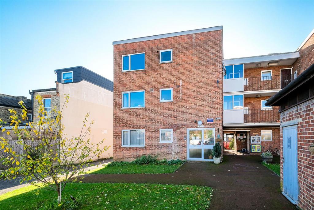 1 Highland Court-5.jpg
