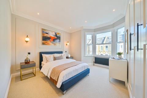 3 bedroom flat for sale, Thirsk Road, Battersea, London, SW11