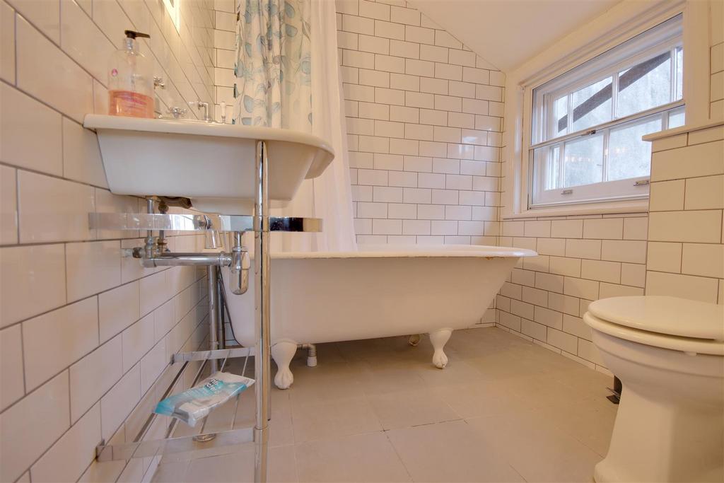 Bathroom.jpg