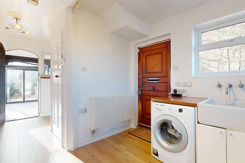 3 bedroom semi-detached house for sale, Buckingham Road, Bletchley, Milton Keynes