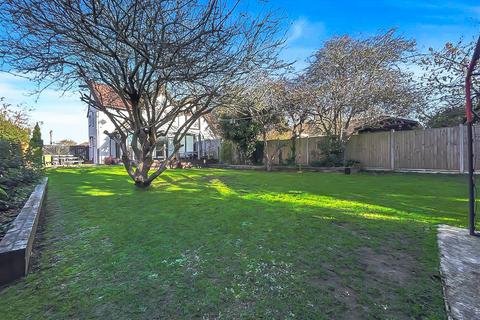 3 bedroom semi-detached house for sale, Buckingham Road, Milton Keynes MK3