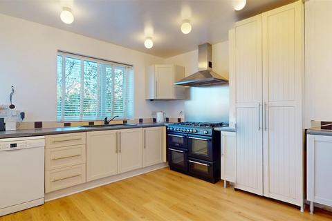 3 bedroom semi-detached house for sale, Buckingham Road, Milton Keynes MK3