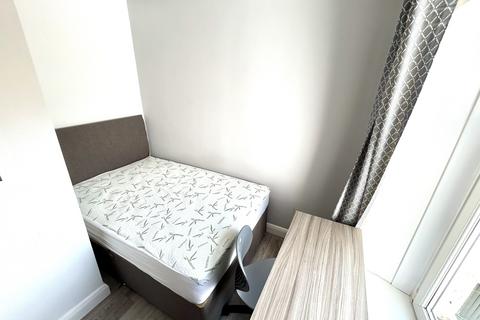 undefined, Lawn Terrace, Pontypridd CF37