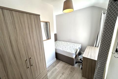 undefined, Lawn Terrace, Pontypridd CF37