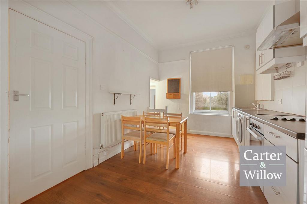 Kitchen / dining