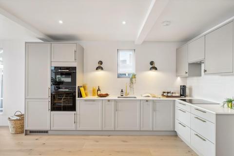 undefined, Cheyne Walk, London, SW10