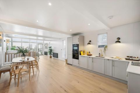 undefined, Cheyne Walk, London, SW10