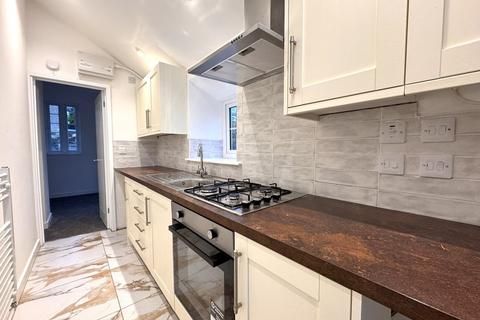 2 bedroom end of terrace house to rent, Cefn Road, Bonymaen, Swansea, SA1