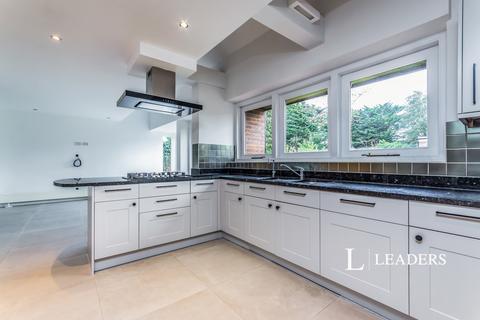 undefined, Croham Park Avenue, South Croydon, CR2