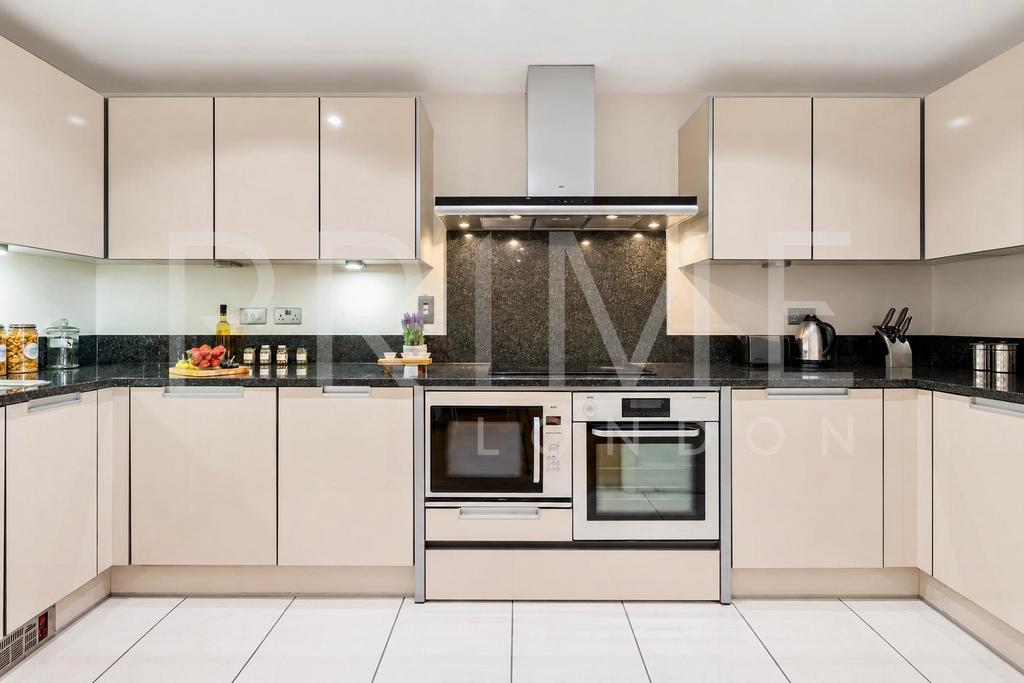 Apartment in St George Wharf - View 4
