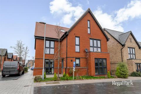 5 bedroom detached house for sale, Memorial Way, Peterborough PE3