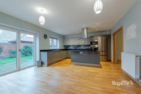 5 bedroom detached house for sale, Memorial Way, Peterborough PE3