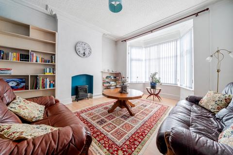 4 bedroom semi-detached house for sale, Carholme Road, Lincoln, Lincolnshire, LN1