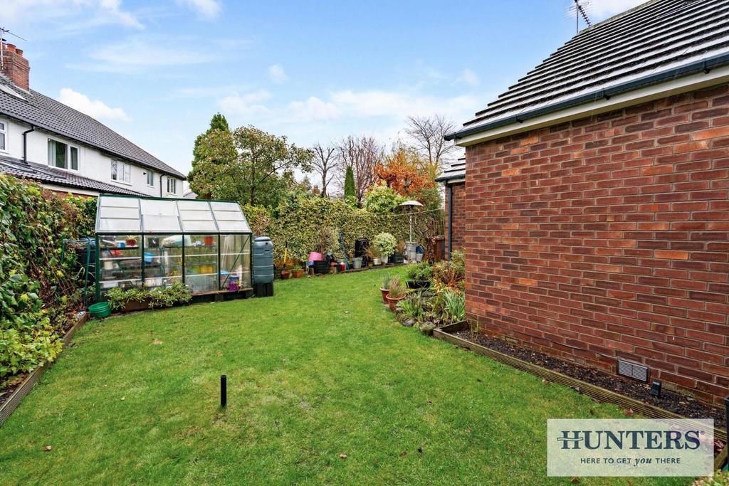 100593 1 Peasehill Close Rawdon (25) - Copy low.jp