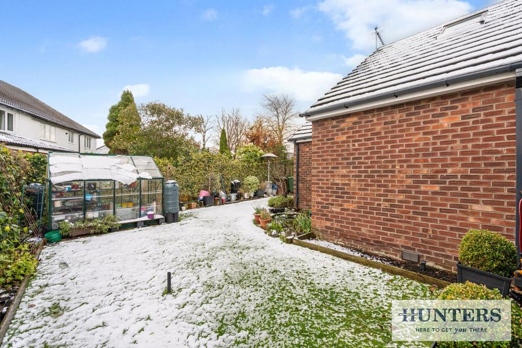 100878 1 Peasehill Close Rawdon-9 - Copy low.jpg