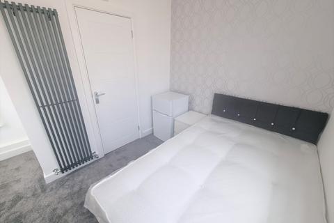 undefined, Ashburnham Road, Luton, Bedfordshire