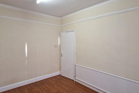 2 bedroom terraced house to rent, Green Lane Road, Leicester LE5