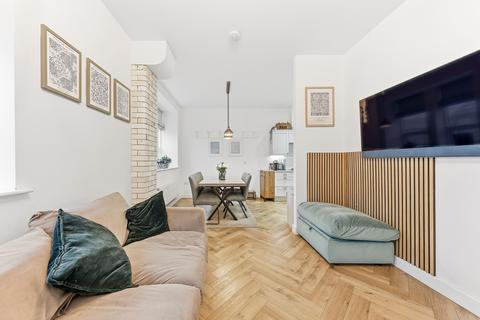 2 bedroom end of terrace house for sale, Bobbin Row, Leeds, LS12